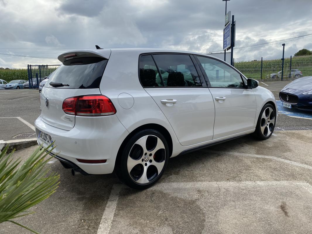 Volkswagen Golf - 6 GTI 2L 210 CV DSG6 5P